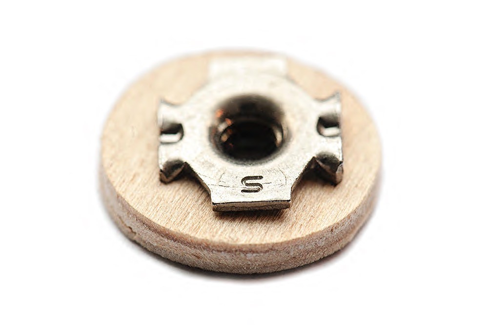 Threaded-tee-nut-in-wood-installed-wainvest-europe